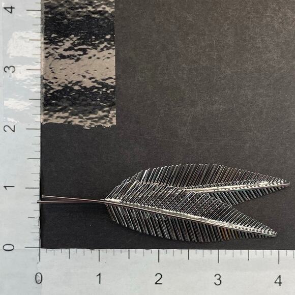 Vintage Silver Tone Quill Feather Leaves Brooch & Clip On Earrings Set Nature - Picture 4 of 5